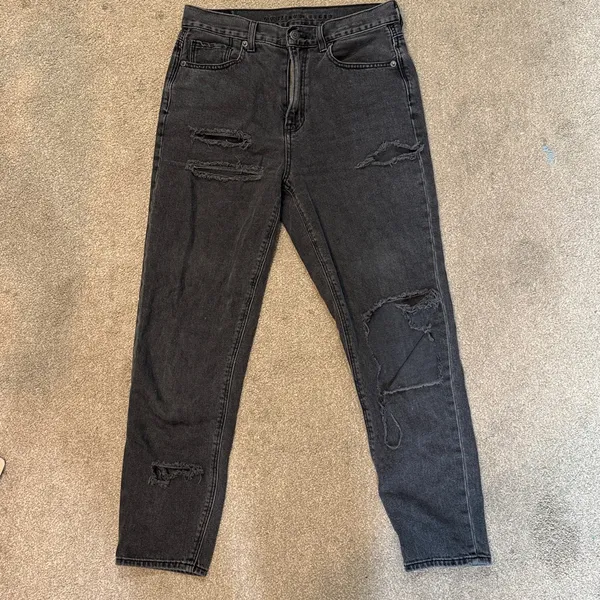 American Eagle Vintage Black Wash Distressed Mom Jeans Size 6 - Image 2