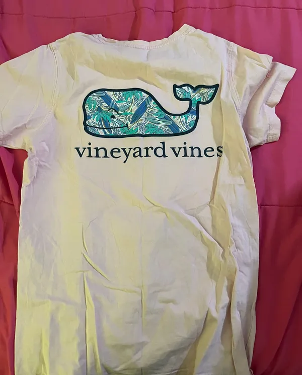 Vineyard Vines Tshirt - Image 2