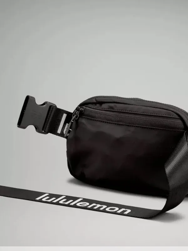 Lululemon Everywhere Belt Bag 1L - Image 7