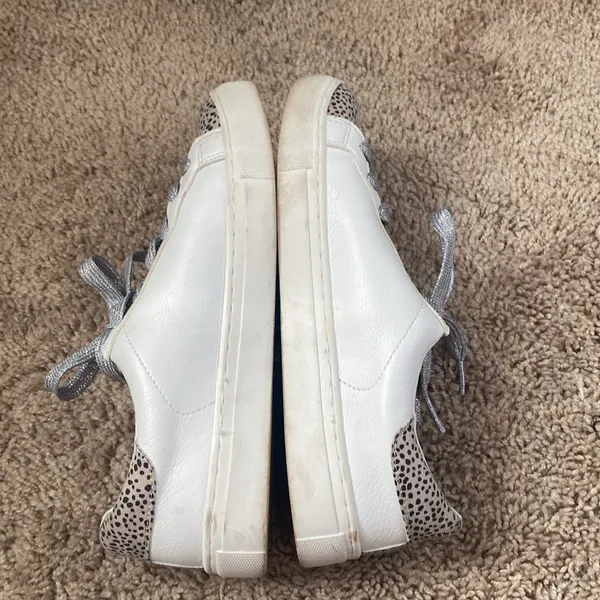 Universal Threads star sneaker with leopard print and silver laces - Image 5