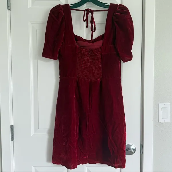 WAYF Scarlet Velvet Puff Sleeve Mini Dress M NWT Holiday Party Red‎ - Image 4
