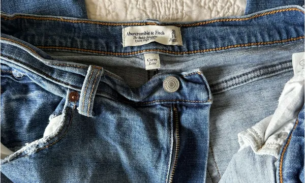 Abercrombie Jeans - Image 3