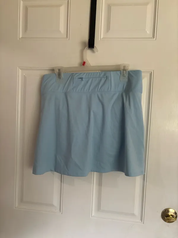Large Tommy Bahama Light Blue Golf & Tennis Side Pleated Pull-On Skort. - Image 2