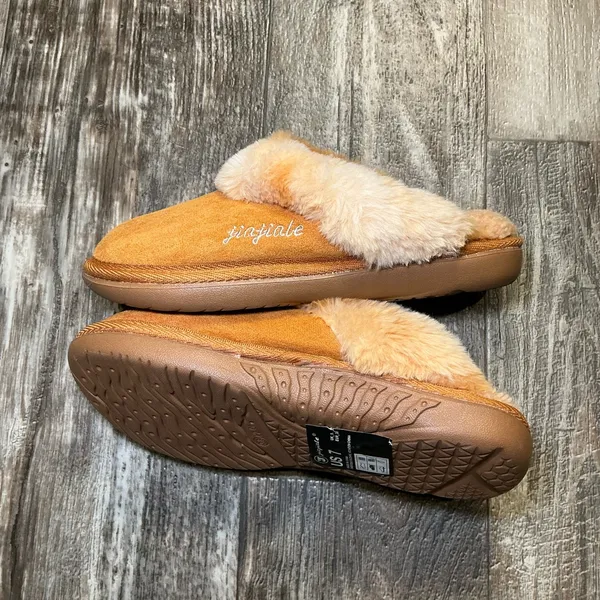 Women's Cozy Brown Fur Slippers Size 7 - Image 8