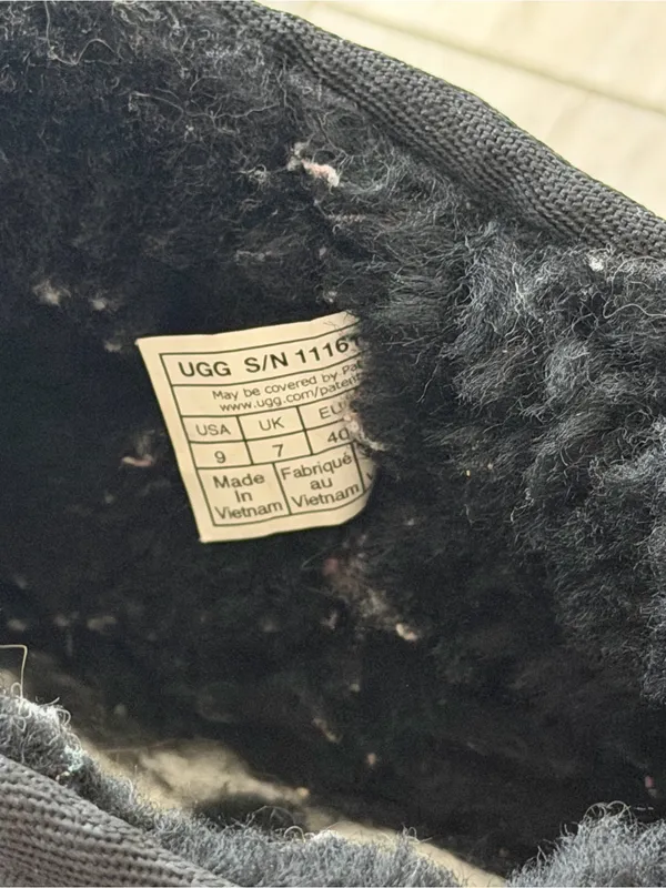 UGG Classic Ultra Mini Black Neutral Gorpcore Sheep Skin Bootie women’s 9 - Image 6