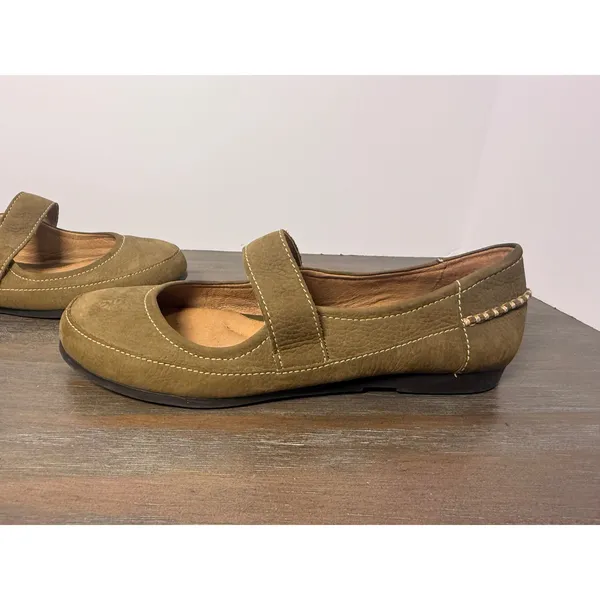 Nurture Women's Size 8 Olive Green Leather Mary Jane Comfort Flats - Image 2