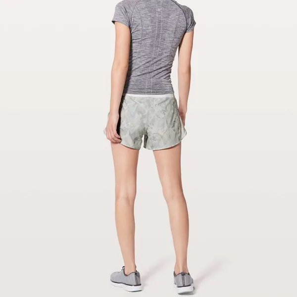 Lululemon Real Quick Short *Perforated 3.5" Jasmine White Multi size 6 - Image 3