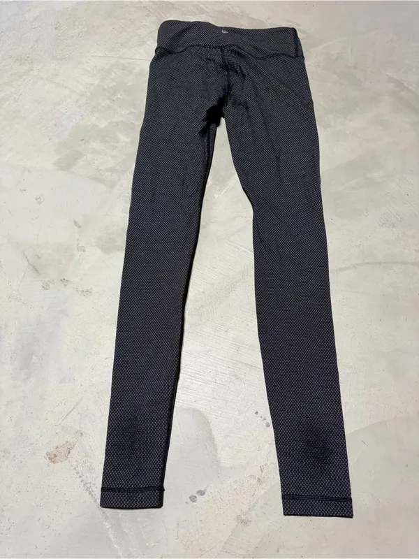 Lululemon patterned Leggings 4 - Image 6