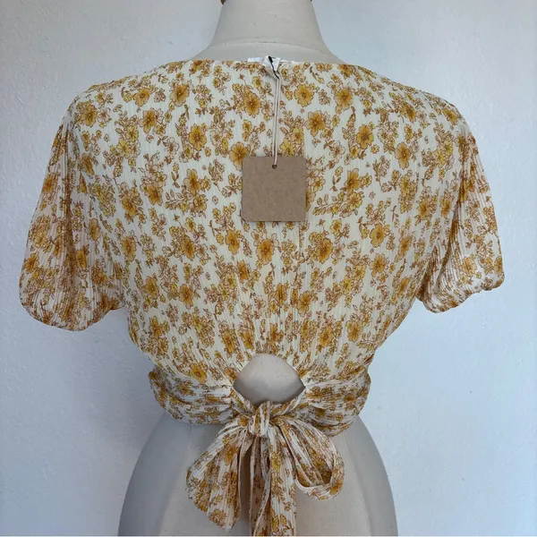 Blu Pepper Pleated Floral V-Neck Crop Top - Cream and Yellow - Image 4