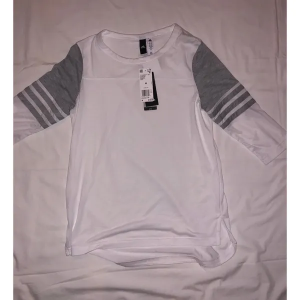 3/4 sleeve adidas top - Image 2