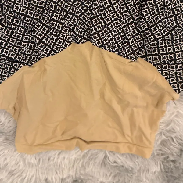 ✨3/$30✨Motherhood Maternity Black and white Geometric Capris Size Large. - Image 2