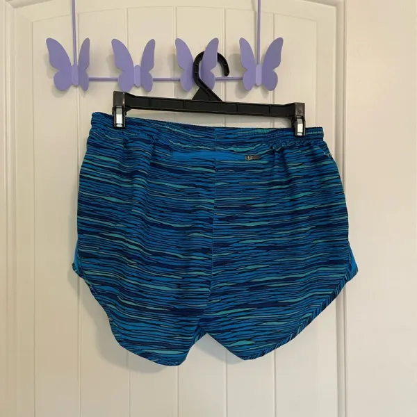 NWOT | Nike women’s blue print running‎ active shorts — small - Image 4