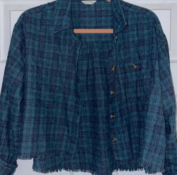 Women’s Aeropostale cropped flannel - Image 2