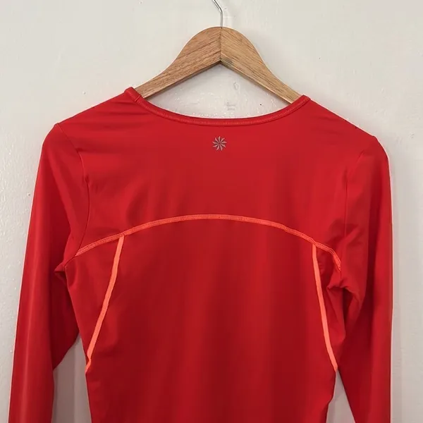 Athleta size XS Taped Chi Long Sleeve tee EUC - Image 5