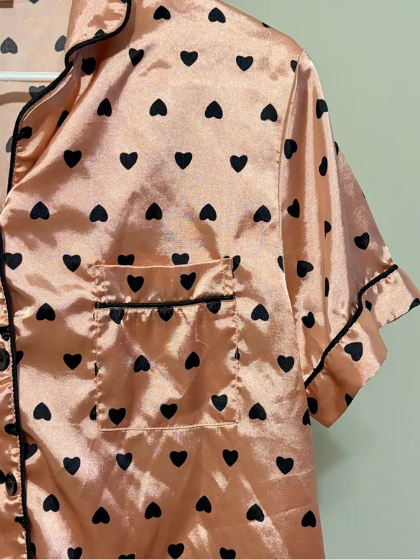 Men's Satin Short-Sleeve Button-Down Shirt in Peach with Black Hearts - Image 5