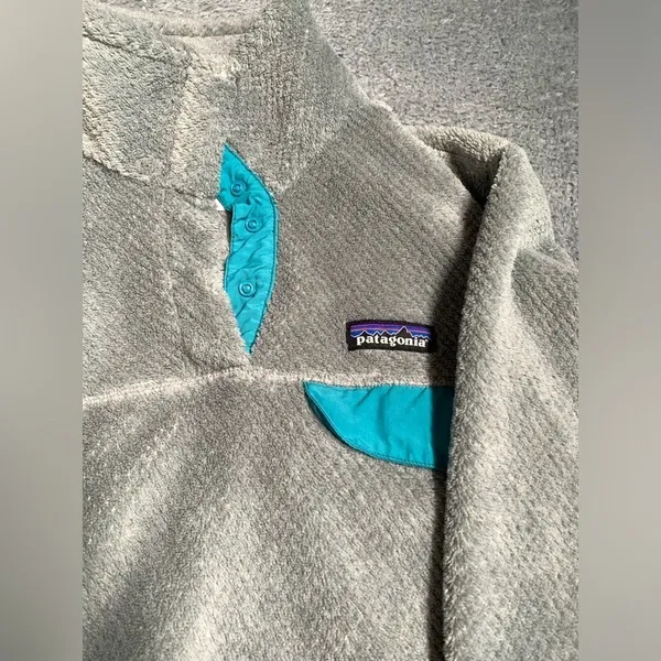 Patagonia synchilla snap-t Gray and Teal Fleece Pullover medium - Image 2