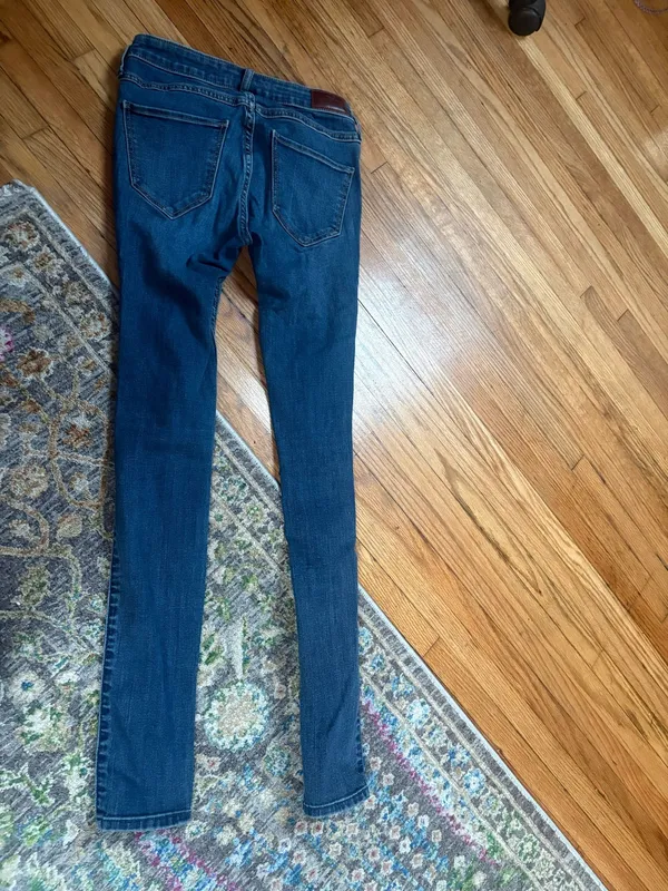 Hollister Mid-Rise Skinny Jeans - Image 2