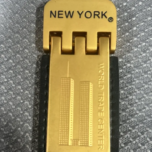 Vintage New York World Trade Center Twin Towers Keychain Gold Tone Black NYC - Image 3