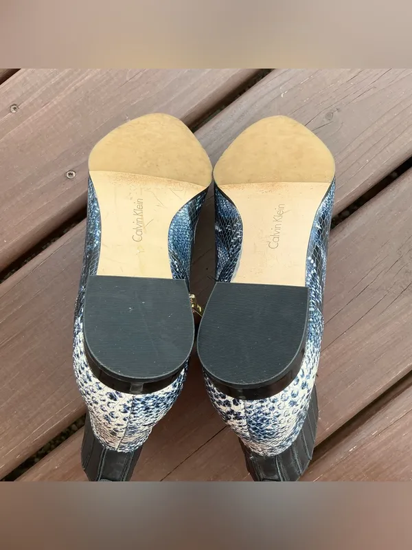 Calvin Klein Snake-Print Pointed Toe Ankle Boots 🪻🪻 - Image 13