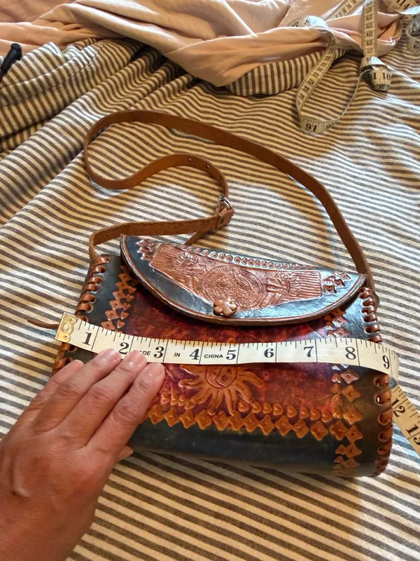 Hand tooled leather purse Brown - Image 4