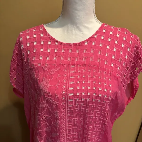 Johnny Was Pink Embroidered Cutwork Tunic Top Size M Boho‎ Floral Eyelet Resort - Image 4