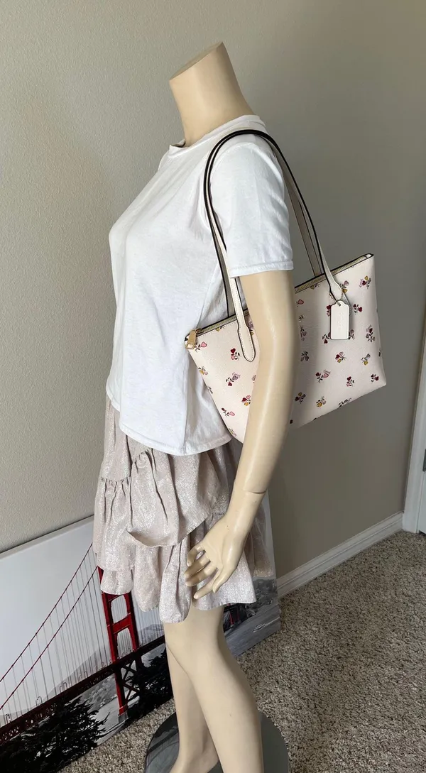 Coach Tote - Image 10