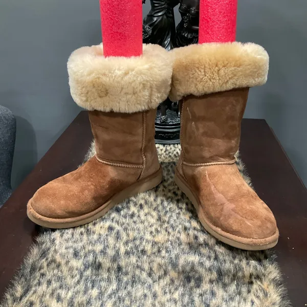 UGG‎ CLASSIC BOOTS - Image 9