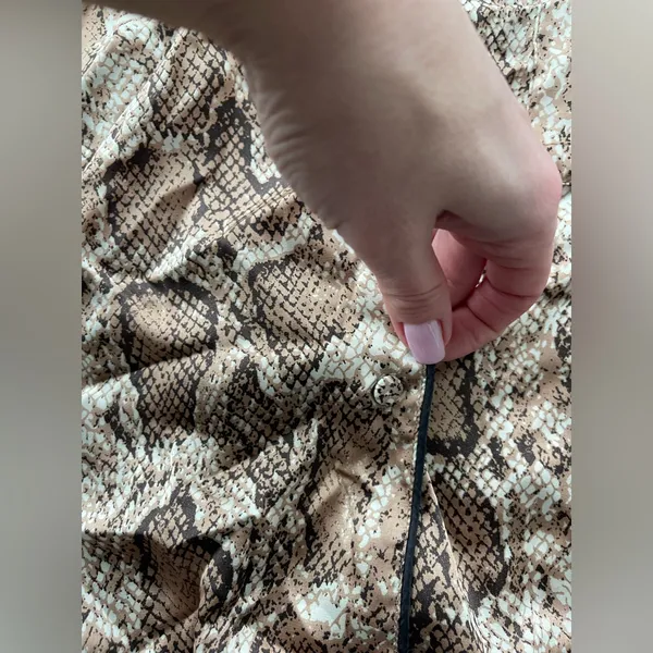 Nwot Missguided Satin Snake Print Pajama Us4 - Image 5