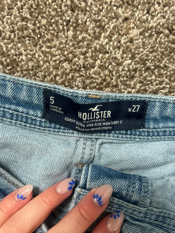 Hollister High-rise Mom Shorts - Image 3