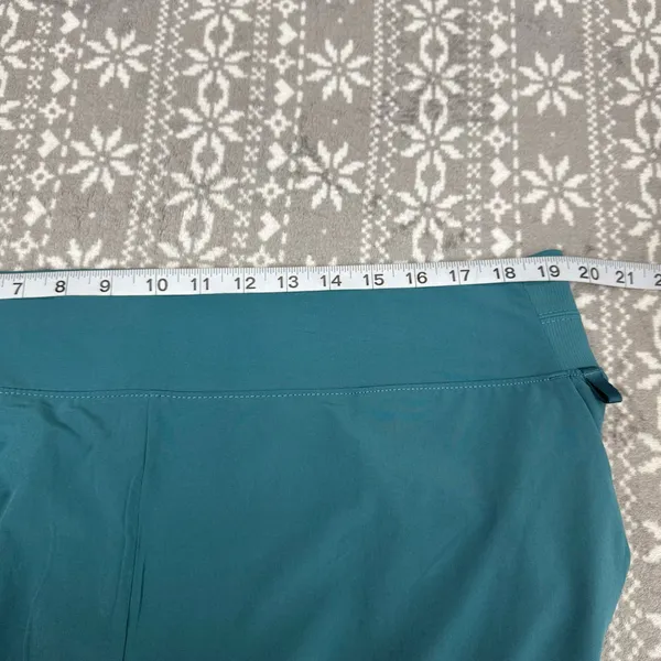 NWOT Athleta Brooklyn Short‎ Teal Green Size 18 Workout Gym Yoga Activewear - Image 9