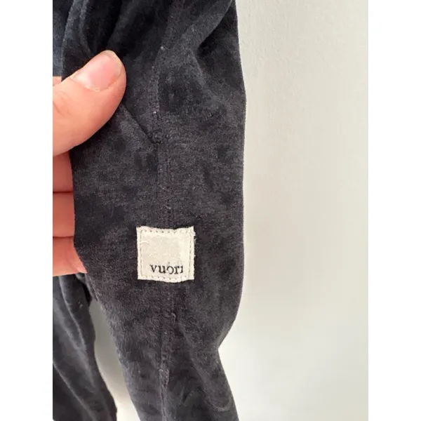 Vuori Performance Joggers Charcoal Grey Camo Print Tapered Activewear Pants‎ - Image 2