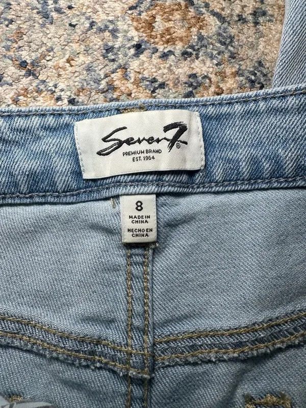 Seven7 Women's Size 8 Light Wash Straight Leg Jeans - Image 2