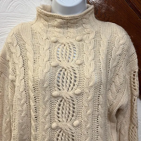parisian collection handcrafted with love sweater size M/L‎ - Image 2