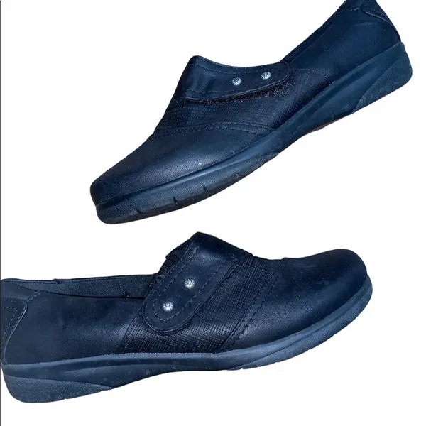 Yuu Phoria Dezary black slip on comfort shoes size 10 wide - Image 4