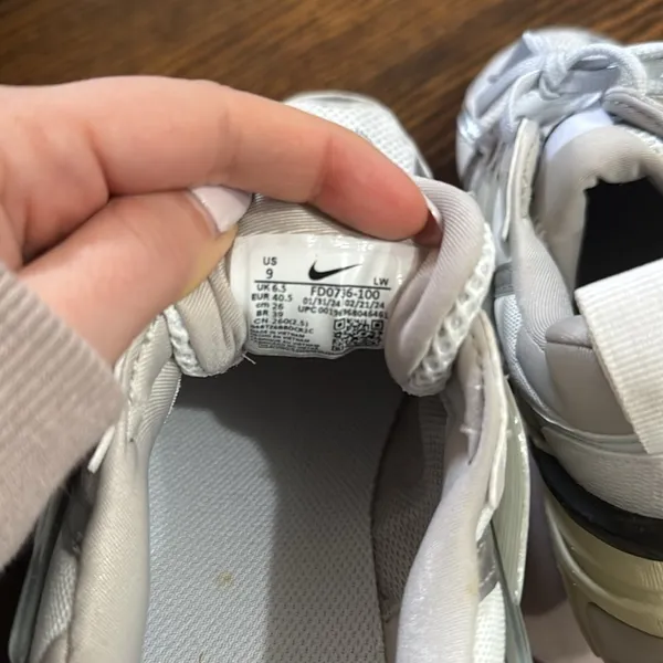 Women's V2K Run Running Sneakers - Image 6