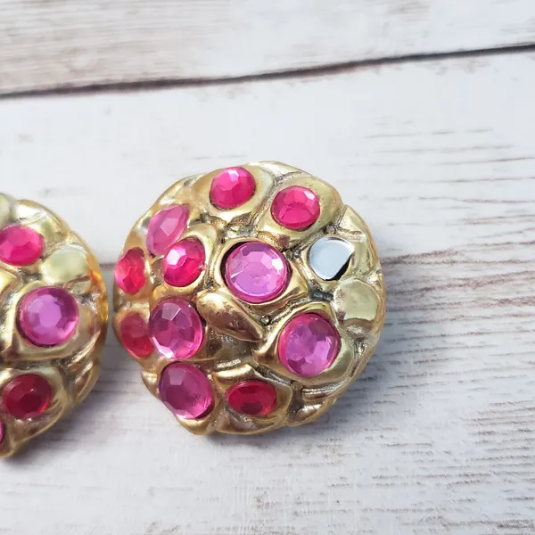 Vintage Clip On Earrings - Pink Gems & Gold Tone 1.25" - Missing Gem - Image 2