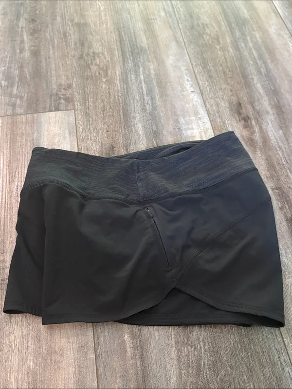 Outdoor Voices Hudson Shorts Small - Image 9