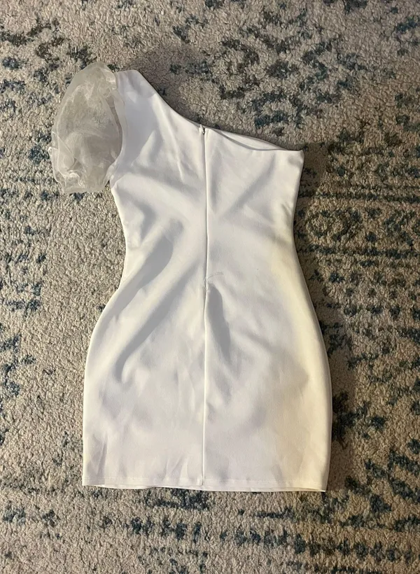 White One Should Dress  - Image 2