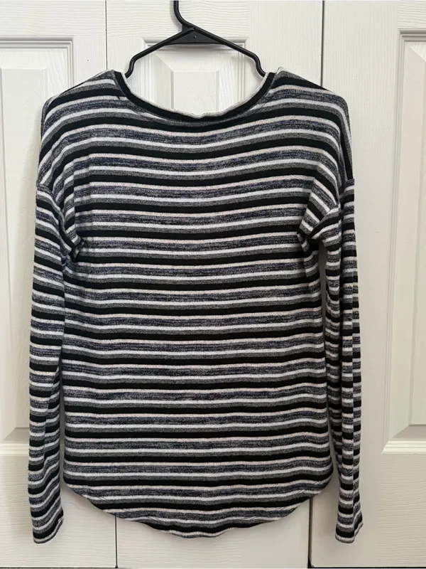 American Eagle Outfitters Black & White Striped V-Neck Sweater - Image 5