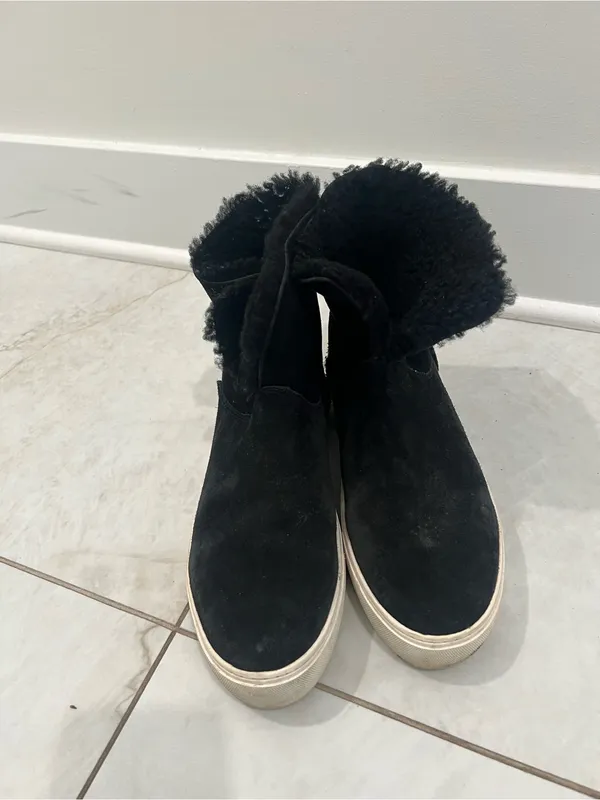 UGG Black Lynus Sneakers Size 7.5 US - Image 2