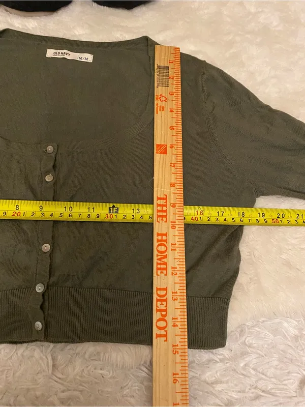 Old Navy Women's Green Cropped Button-Up Cardigan lightweight knit top size M - Image 4