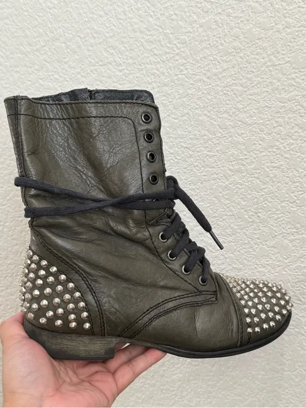 STEVE MADDEN “Tarnney” Dark Olive Green Leather Studded Combat Boots Size 7.5M - Image 5