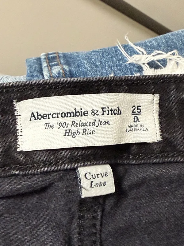 Abercrombie Relaxed High-Rise Jeans - Image 2