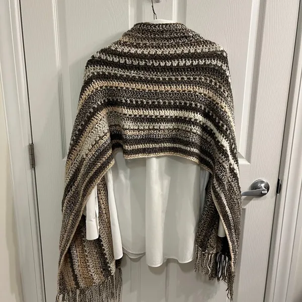 Chunky Knit Shawl with Oversized Pockets Brown - Image 3
