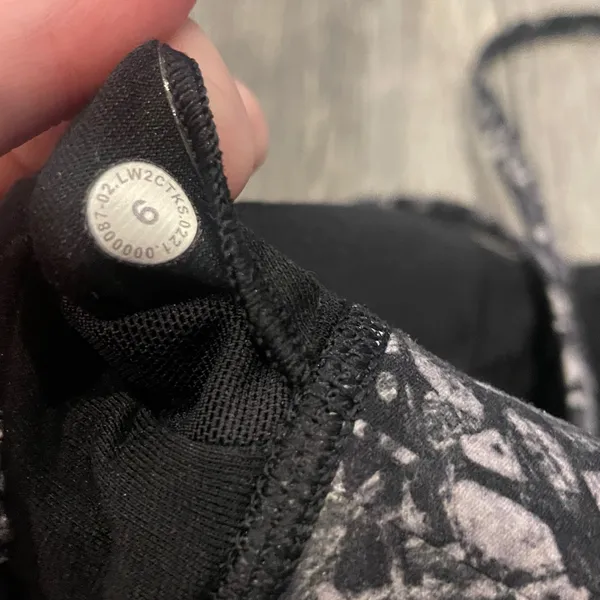 Lululemon Black and Gray Sports Bra - Image 3