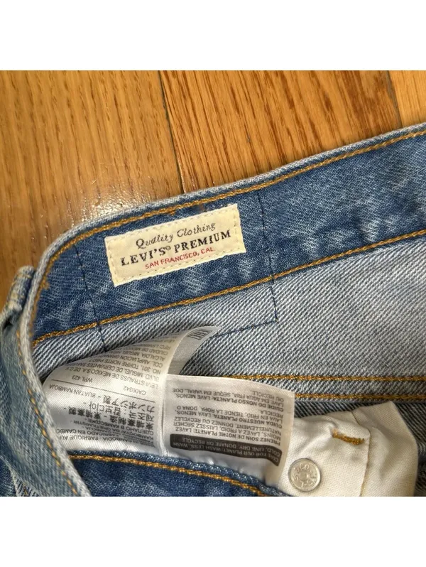 Size W28 L30 Levi’s Premium Detressed Jeans Women’s Light Wash Straight Leg Dnm - Image 4