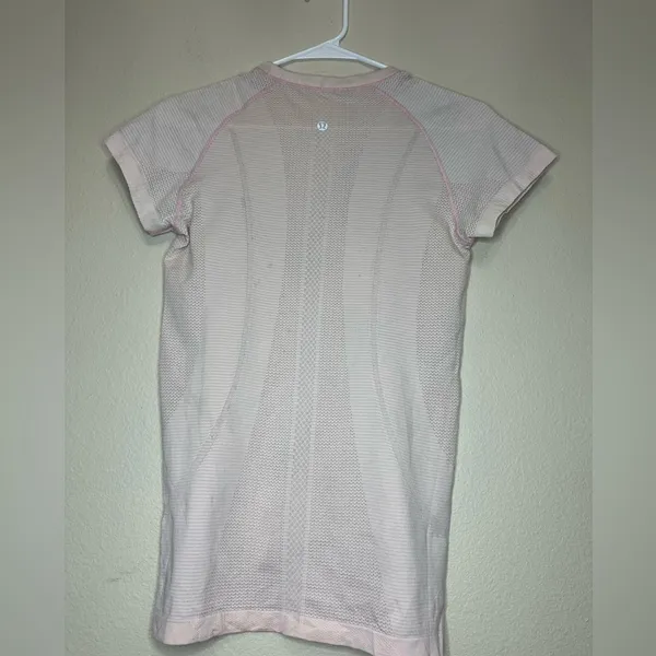 Lululemon Swiftly Top size 6 - Image 2
