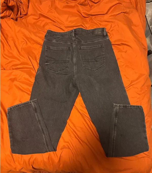 American Eagle Jeans - Image 3