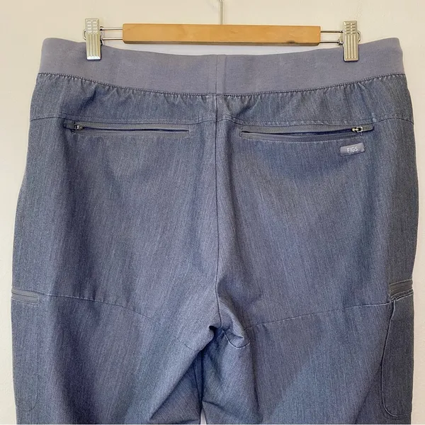FIGS 7-Pocket Adjustable Ankle Scrub Pants Zippered Back Pockets Gray Sz Large - Image 12