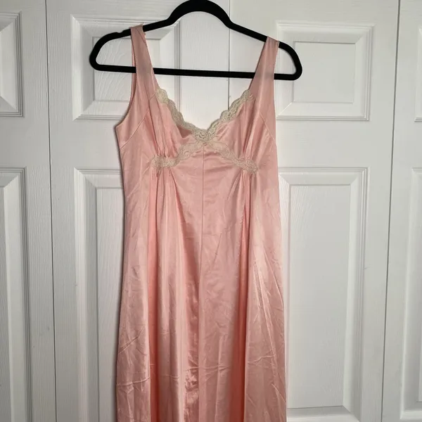 Mistee Vintage Nightgown Lingerie Womens Pink Lace Empire Waist Nylon USA Size M - Image 2